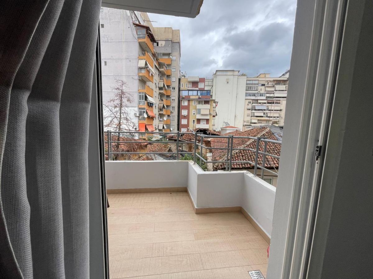 Tirana Sunshine Apartment ภายนอก รูปภาพ