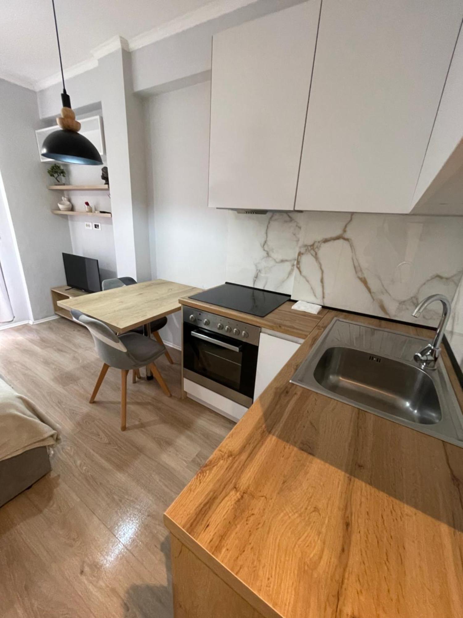 Tirana Sunshine Apartment ภายนอก รูปภาพ
